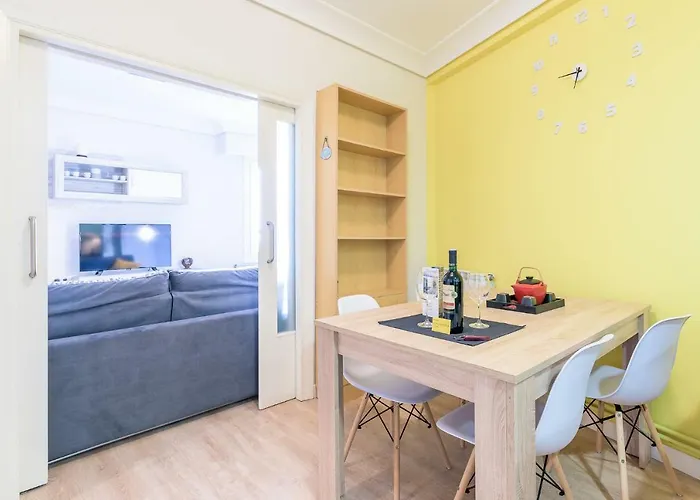 Zurriola - Beachside Comfort *