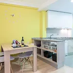 Апартаменти Zurriola - Beachside Comfort