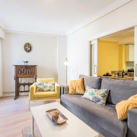 Apartamento Zurriola - Beachside Comfort *