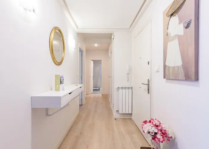 Zurriola - Beachside Comfort San Sebastian